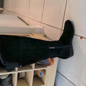 sued boots